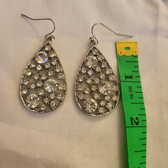 Vintage 1928 Silver Tone TearDrop Crystal Earrings - Picture 3 of 5